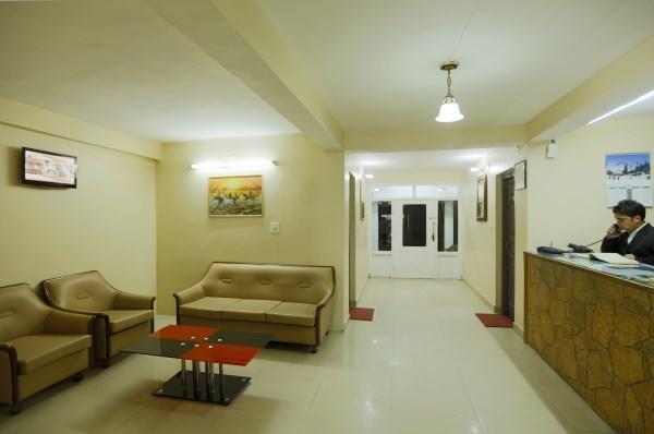 مايالي Hotel Mohan Palace المظهر الخارجي الصورة